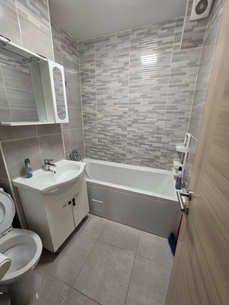 Berceni, Oltenitei, chiar pe Anton Bacalbasa, renovata, mobilata si utilata
