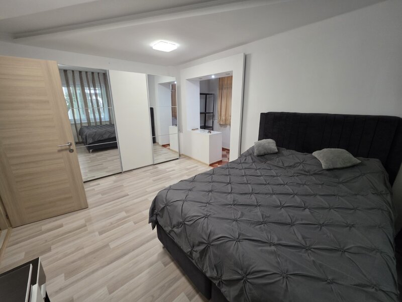 Berceni, Oltenitei, chiar pe Anton Bacalbasa, renovata, mobilata si utilata