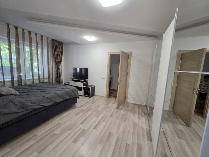 Berceni, Oltenitei, chiar pe Anton Bacalbasa, renovata, mobilata si utilata